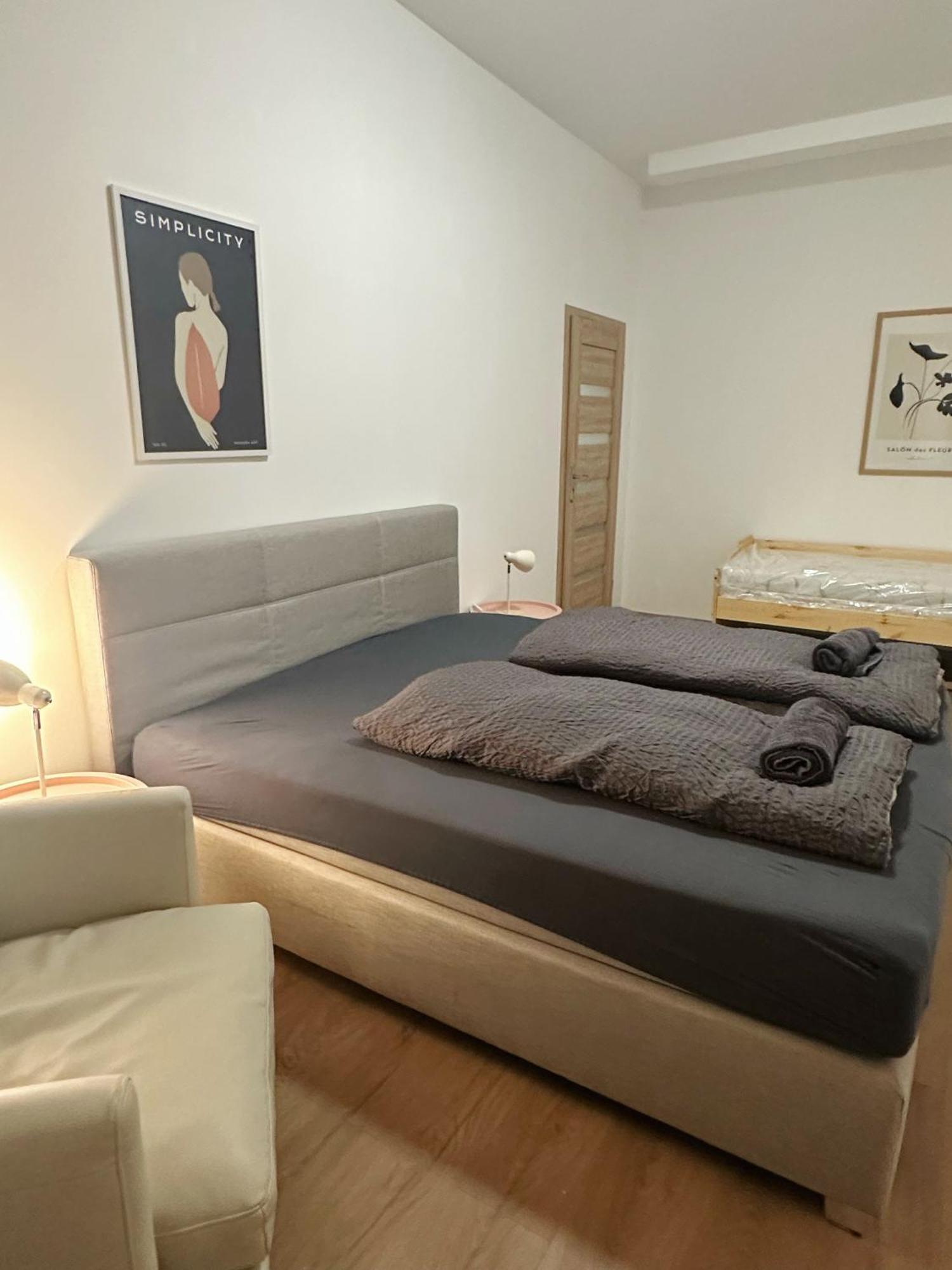2Schlafenzimmer 5Betten Montuerwhonung Apartamento Düsseldorf Exterior foto