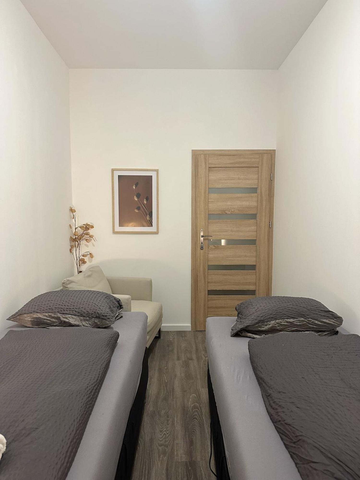 2Schlafenzimmer 5Betten Montuerwhonung Apartamento Düsseldorf Exterior foto
